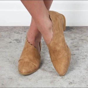 Never been worn, camel, cut-out slide-on flats